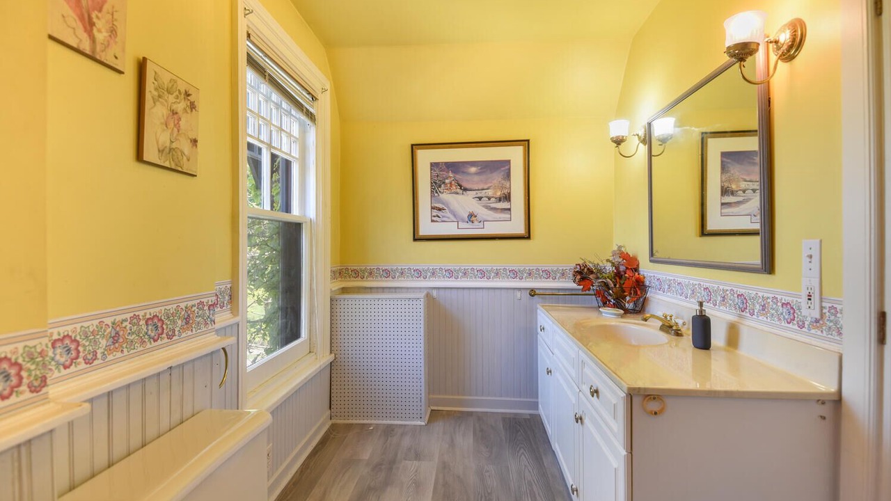 Photo of Bathroom in Brockville