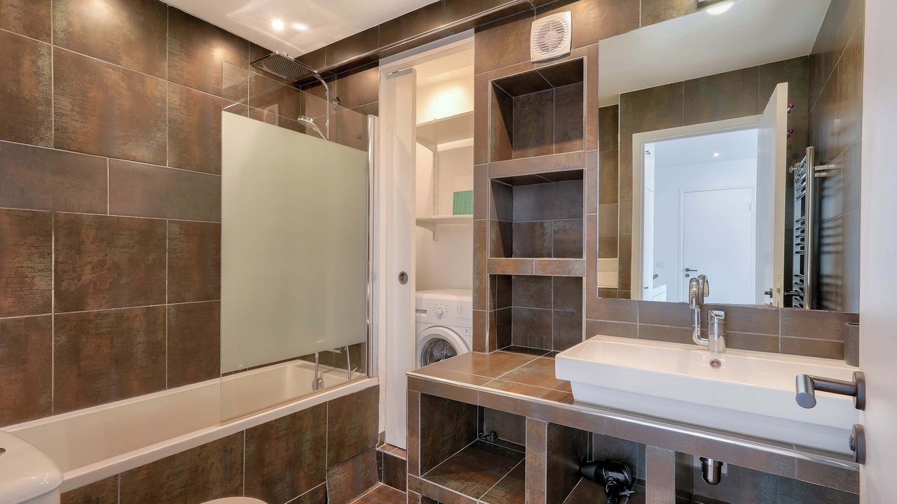 Photo of Bathroom in 11th Arrondissement