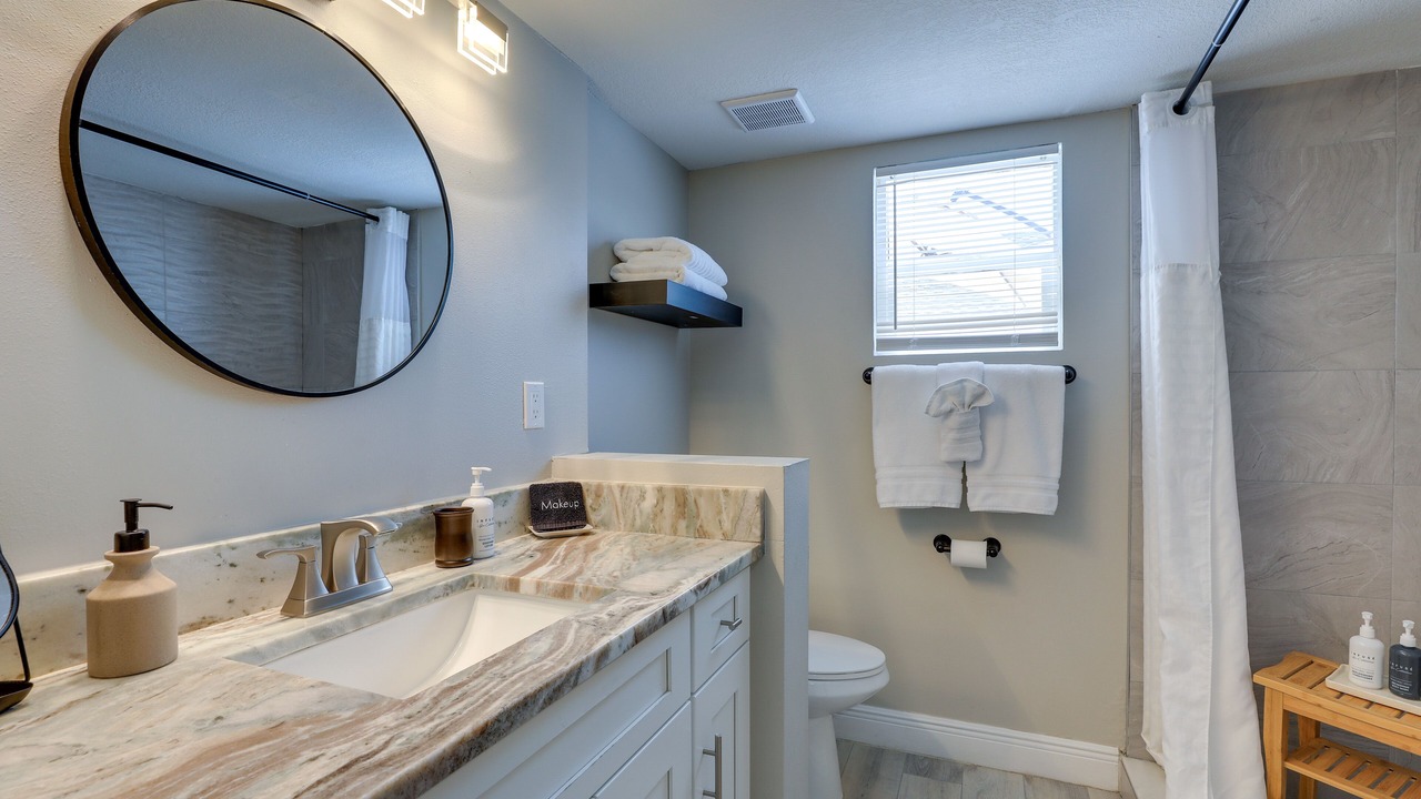 Photo of Bathroom in Indian Beach Sapphire Shores