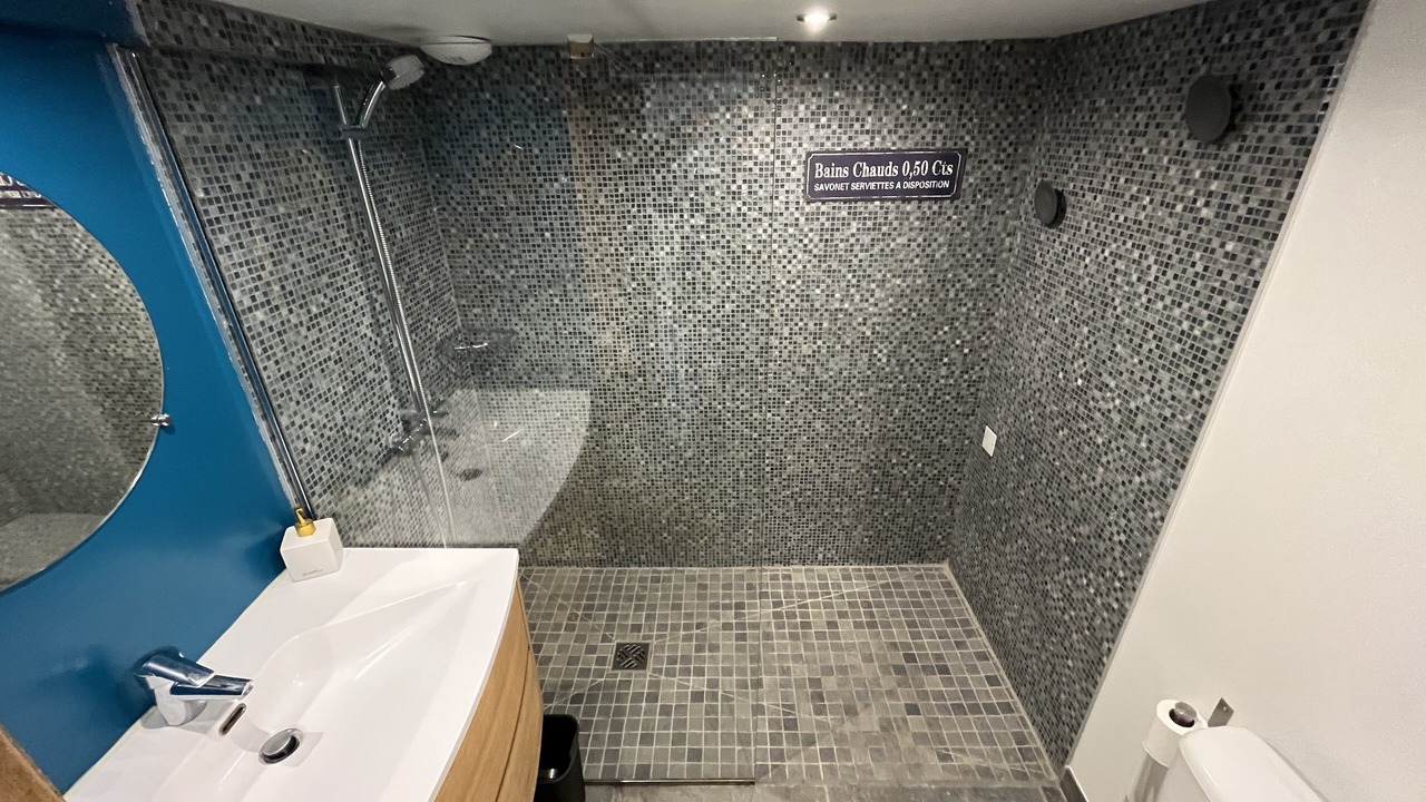Photo of Bathroom in Quillan