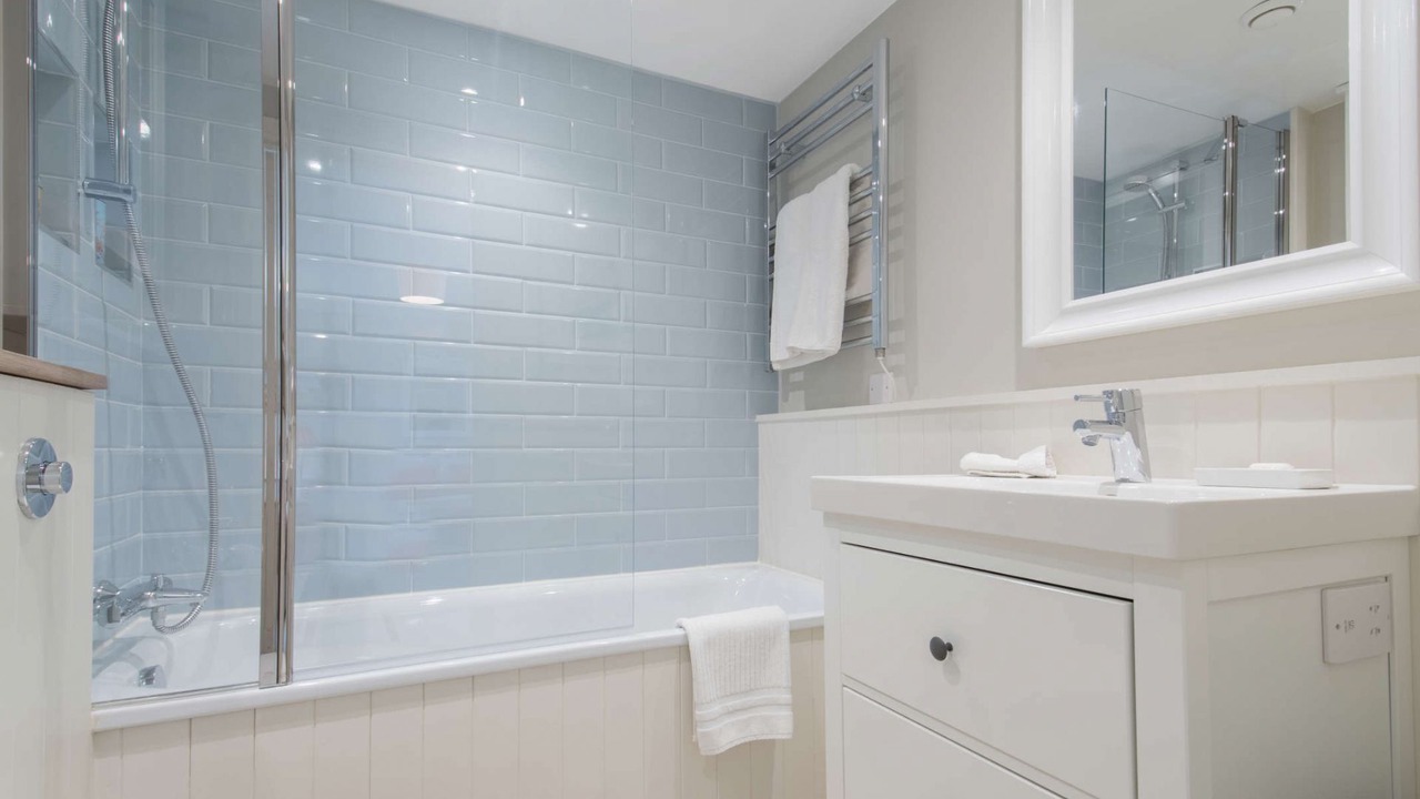 Photo of Bathroom in Badminton