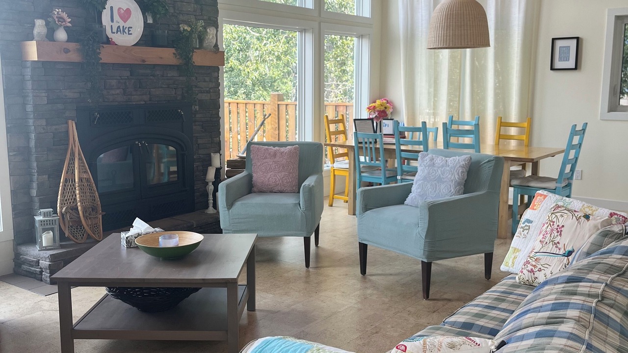 Photo of Livingroom in Division No. 7