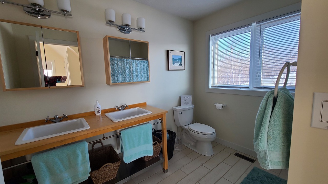 Photo of Bathroom in Division No. 7
