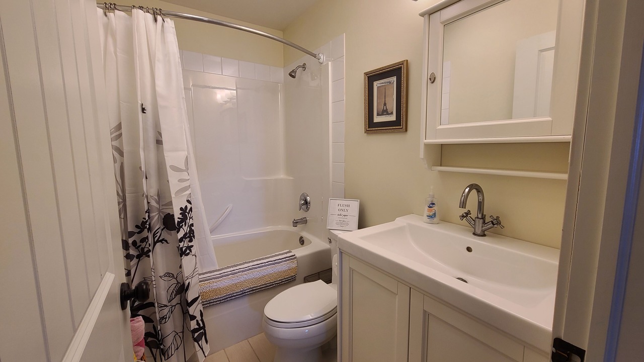 Photo of Bathroom in Division No. 7