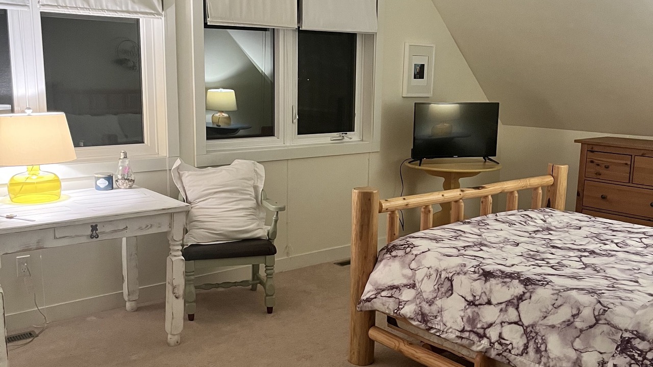 Photo of Bedroom in Division No. 7