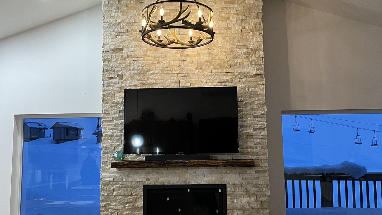 Photo of Livingroom in Snoqualmie Pass