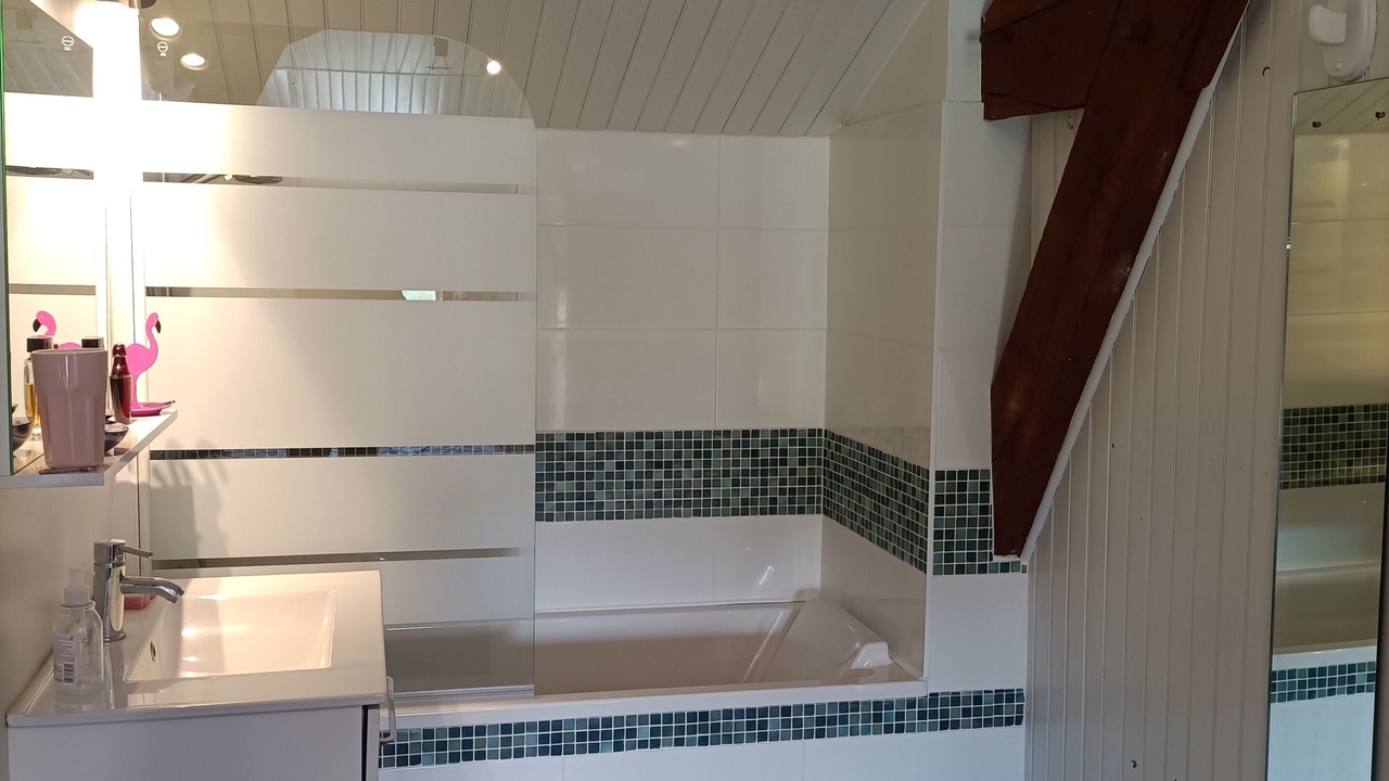 Photo of Bathroom in Haimps