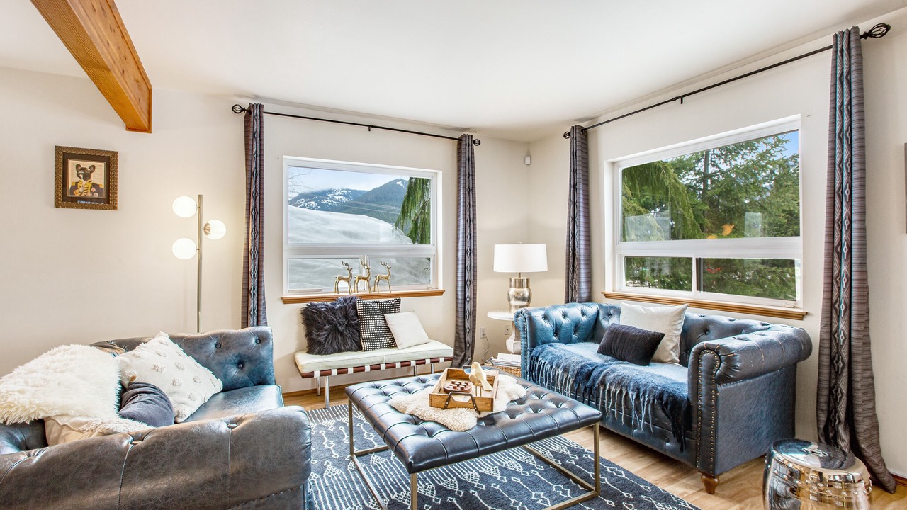Photo of Livingroom in Hyak