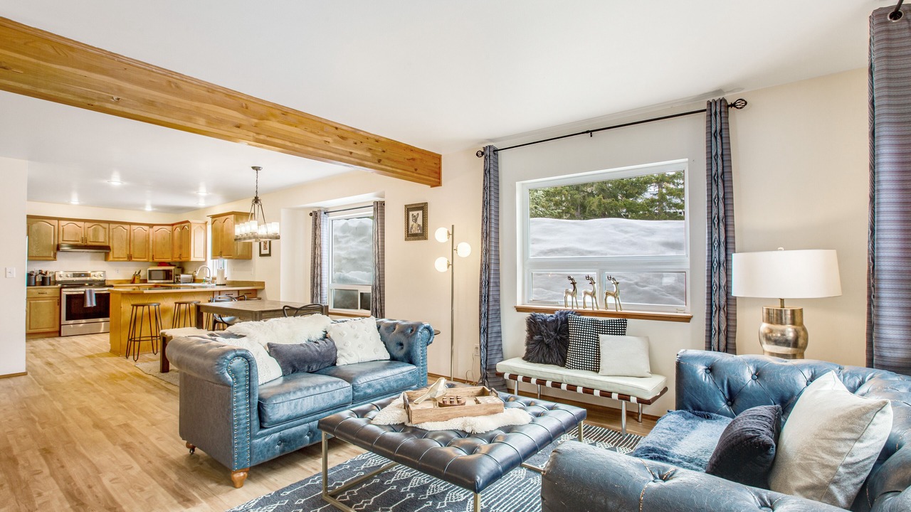 Photo of Livingroom in Hyak