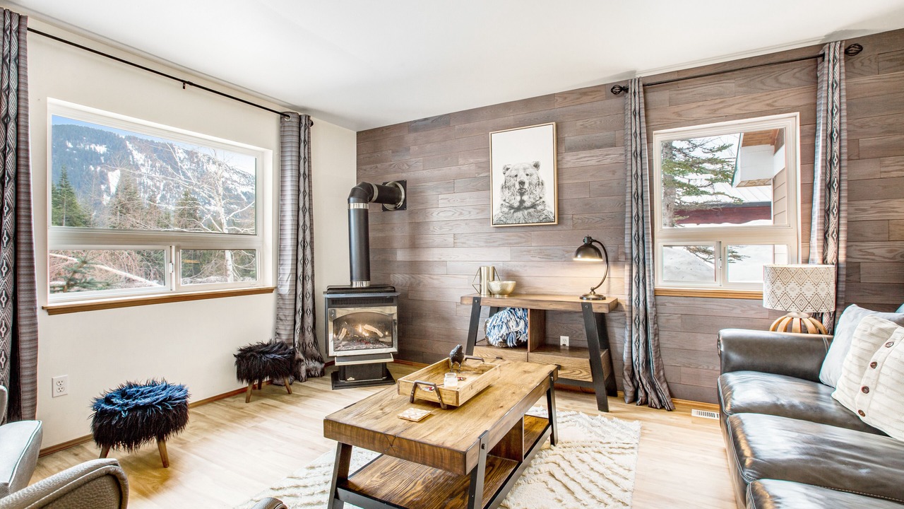 Photo of Livingroom in Hyak