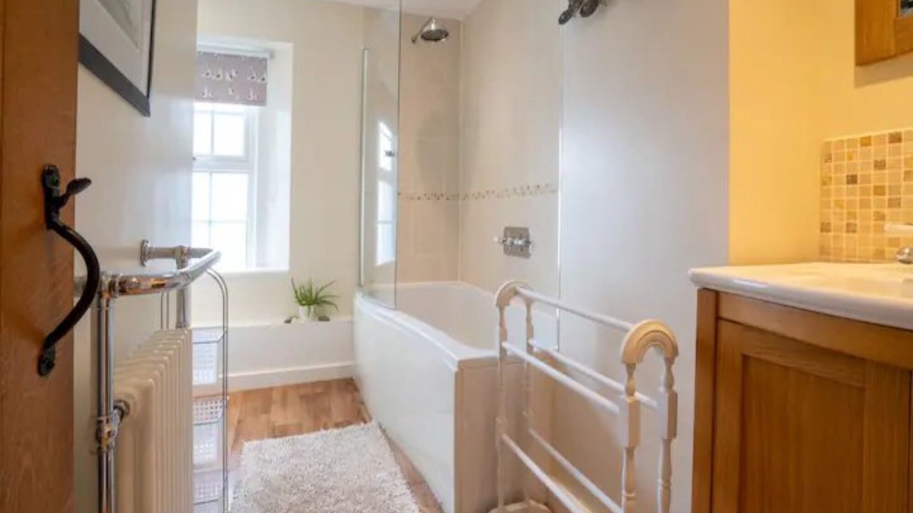 Photo of Bathroom in Lechlade