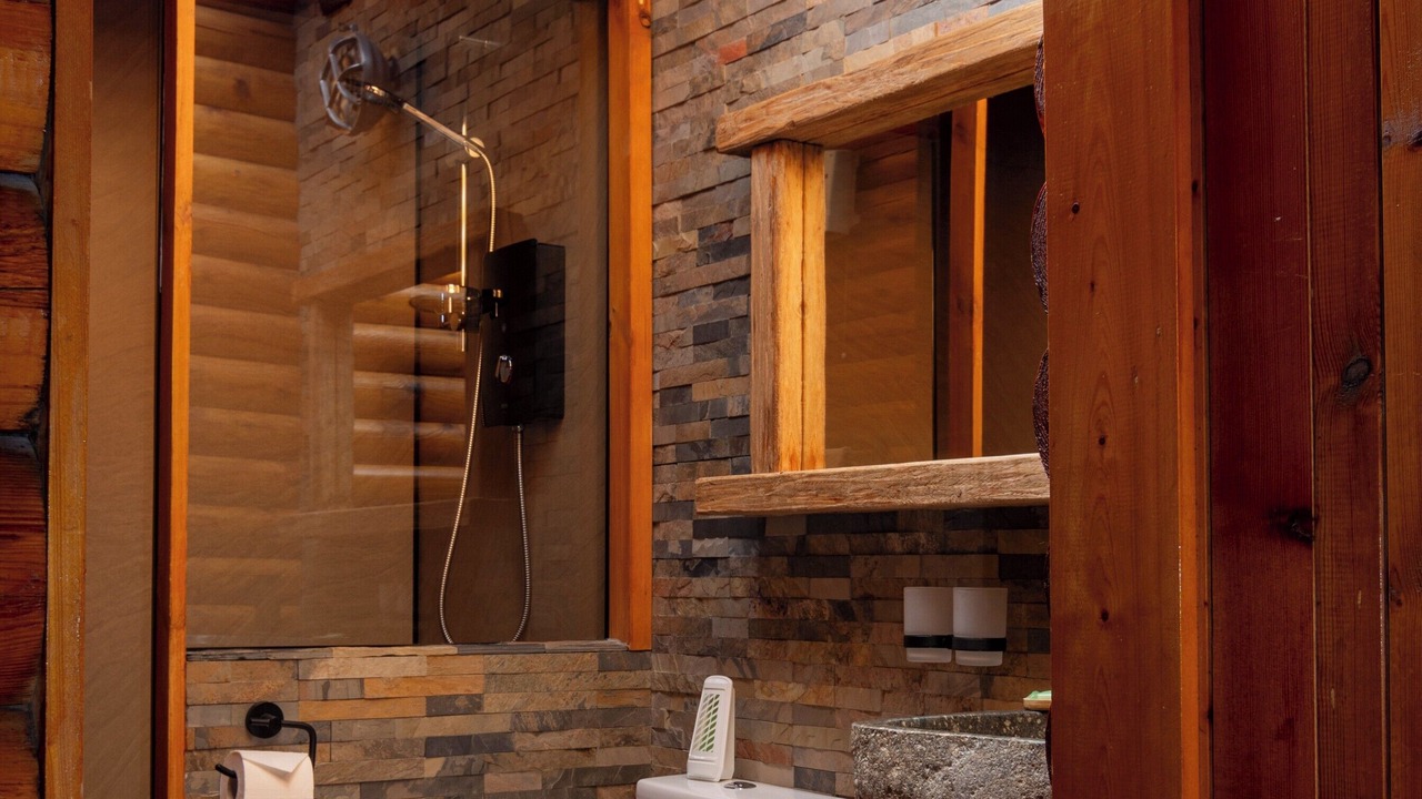 Photo of Bathroom in Duirinish