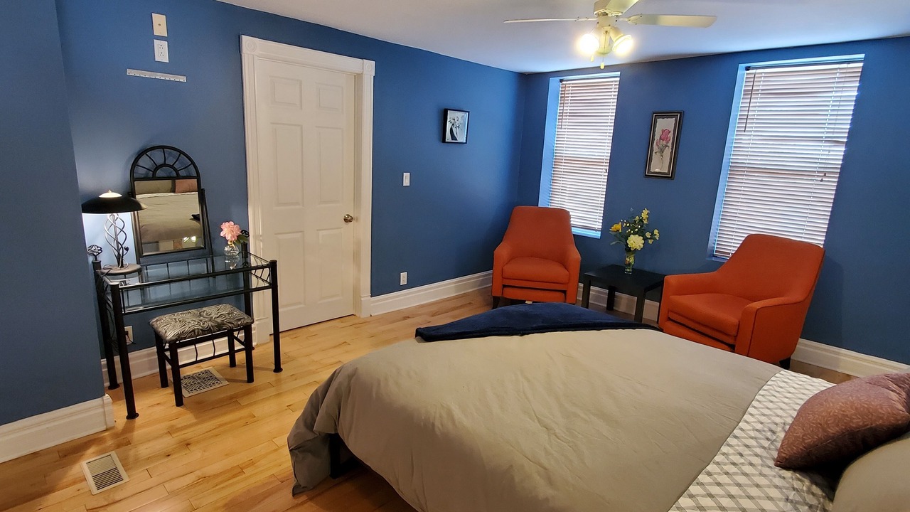 Photo of Bedroom in Downtown Niagara Falls