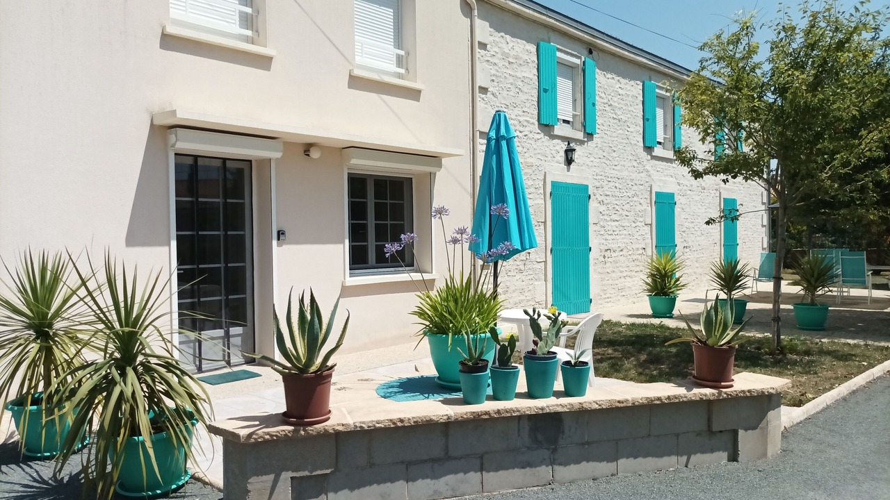 Photo of Patio Balcony in Saint-Hilaire-la-Palud