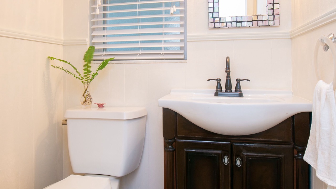 Photo of Bathroom in South Gate Ridge