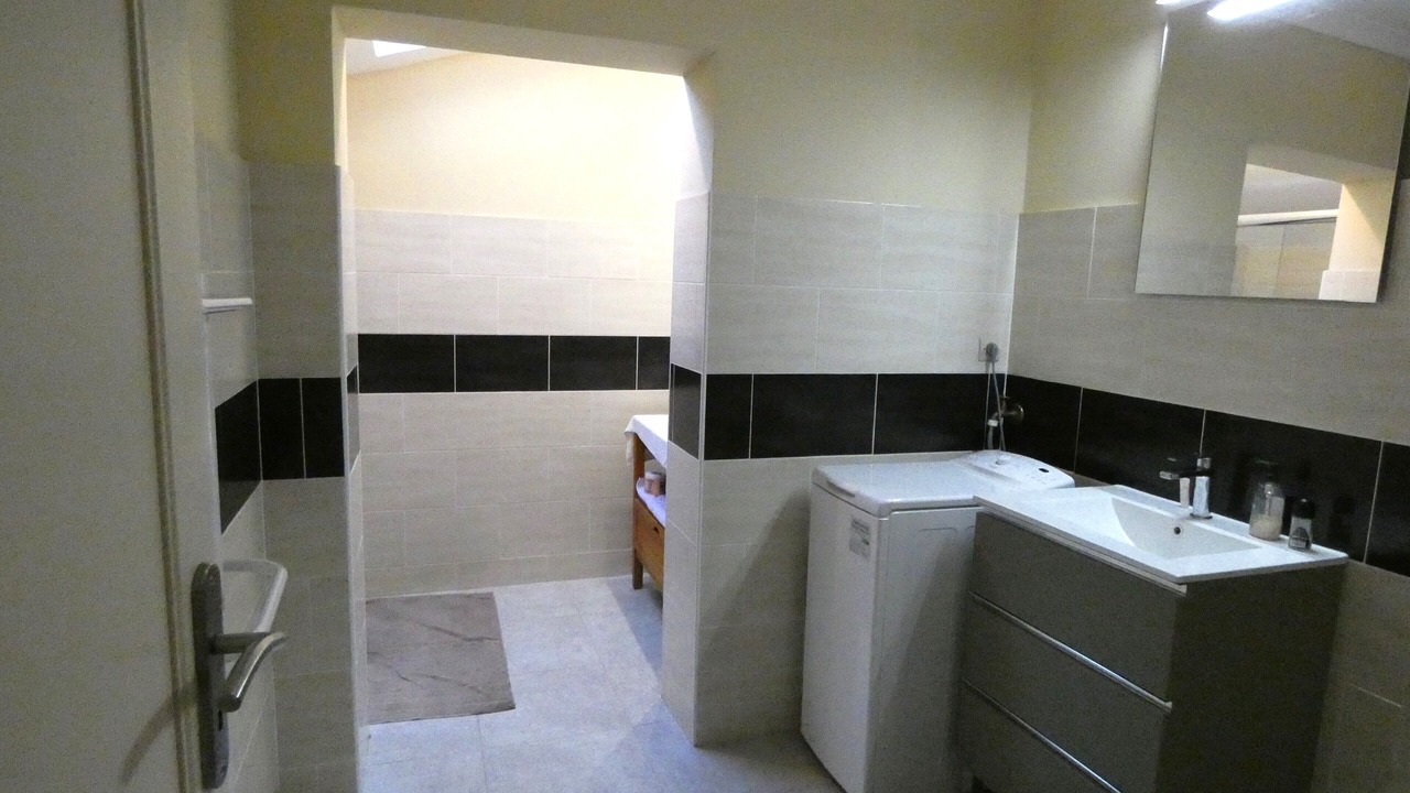 Photo of Bathroom in Caremeau