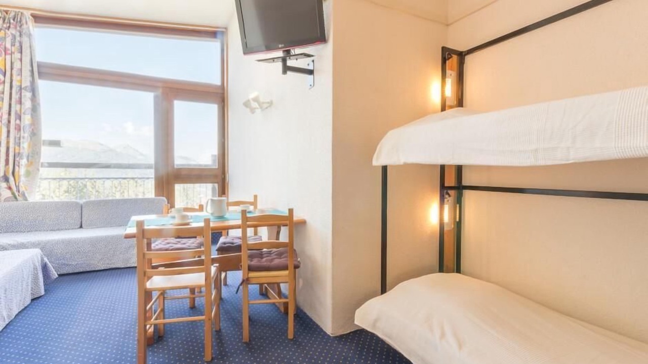 Photo of Bedroom in Arc-1800