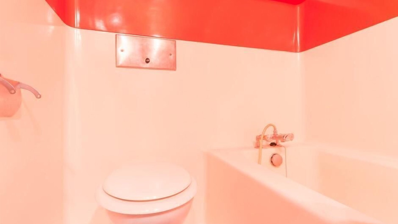 Photo of Bathroom in Arc-1800