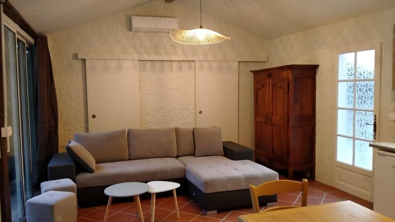 Photo of Livingroom in Blan
