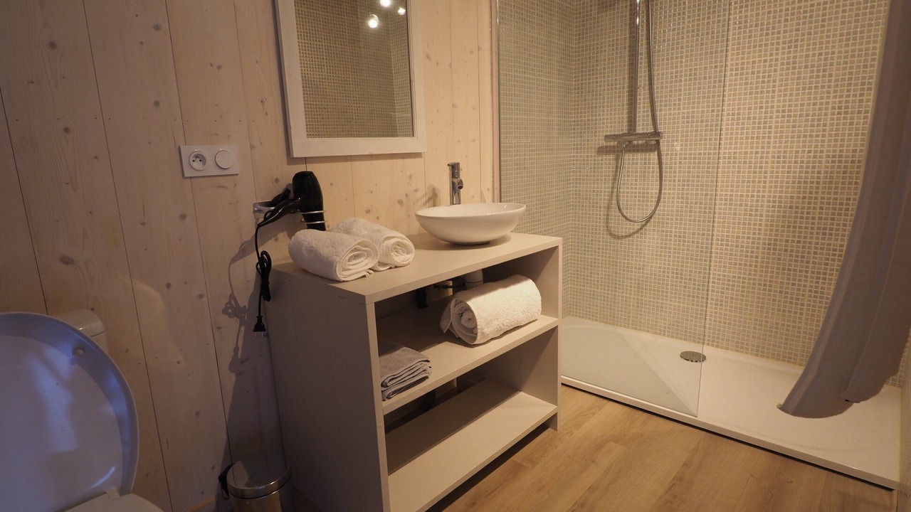 Photo of Bathroom in Quillan
