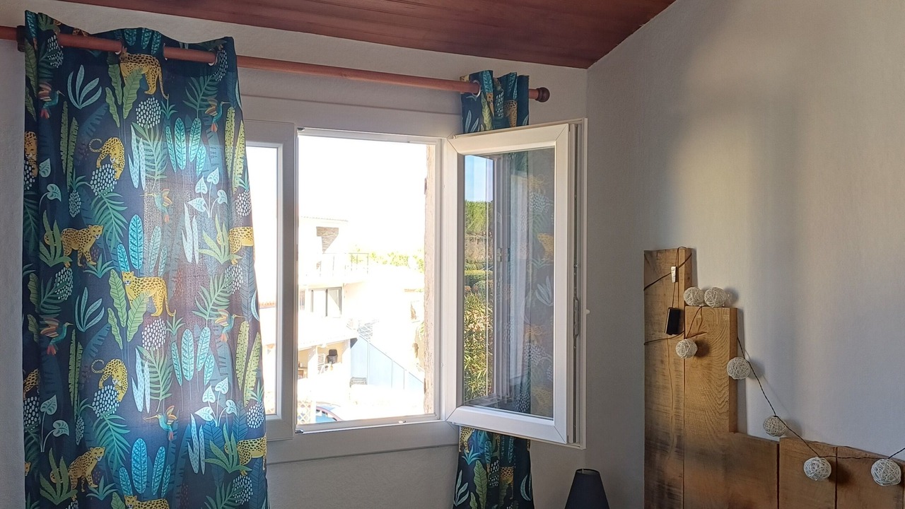 Photo of Bedroom in Saint-Pierre-la-Mer