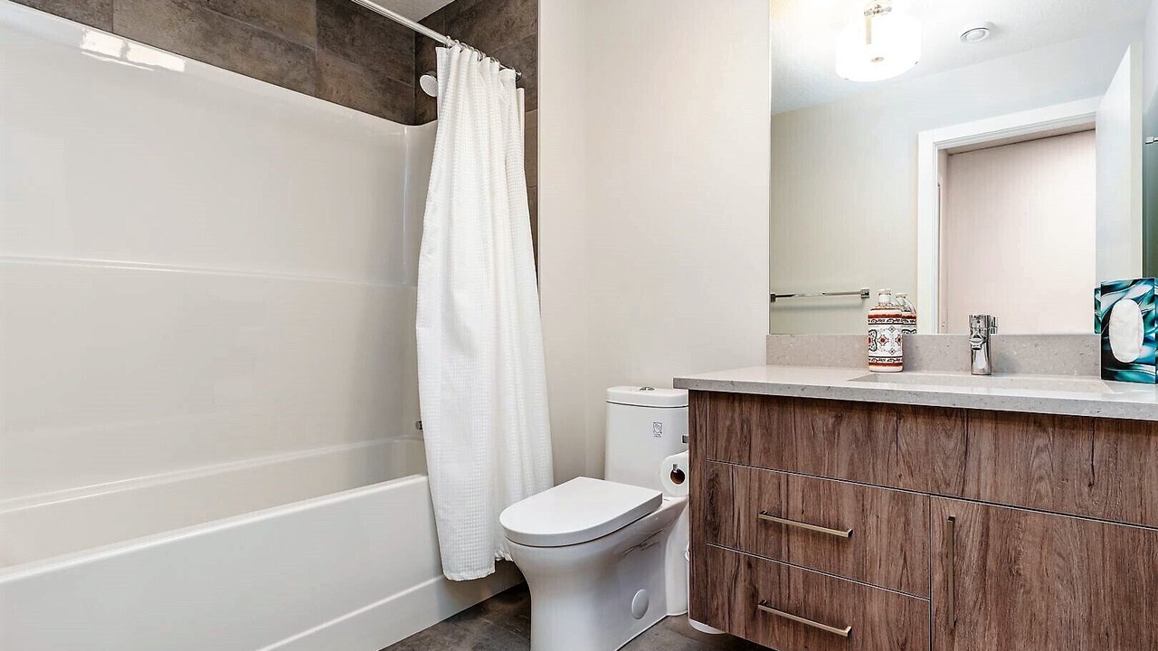 Photo of Bathroom in West Hillhurst