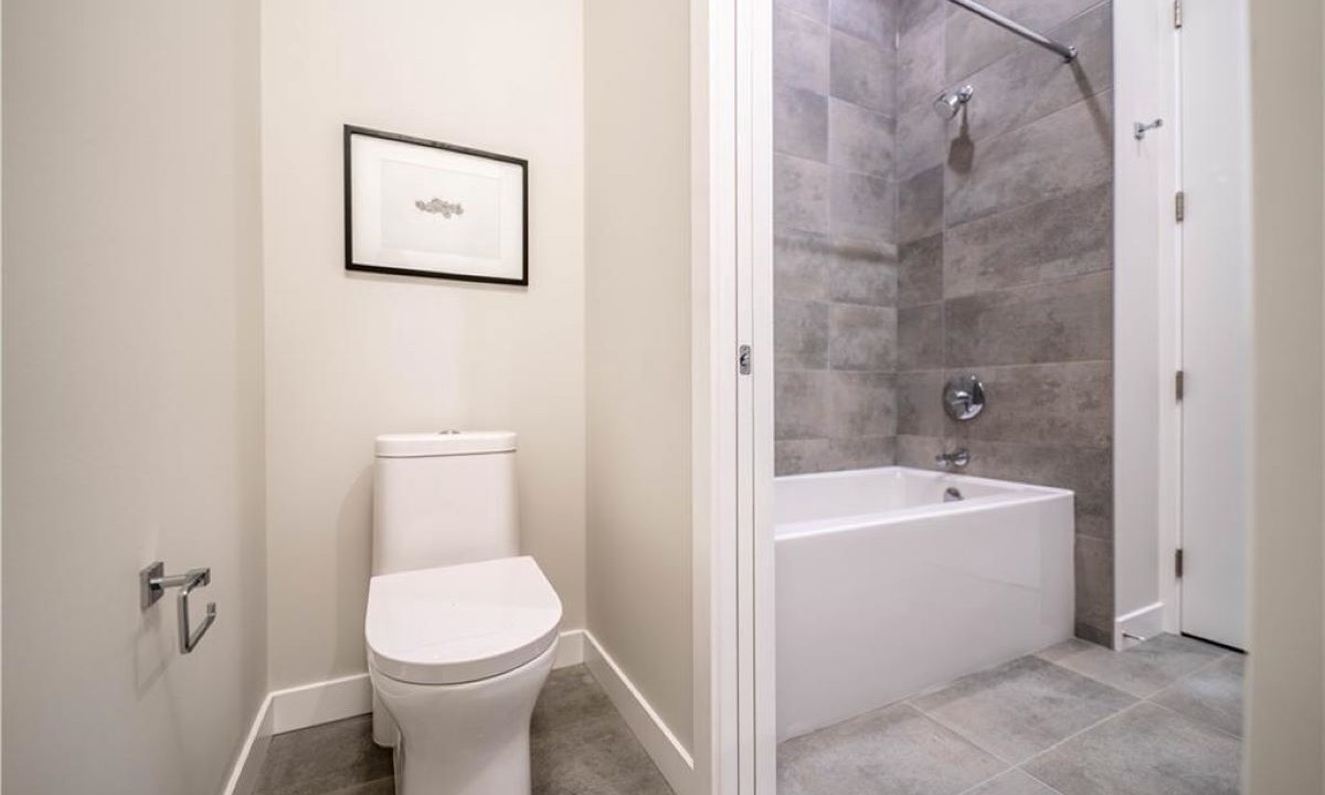 Photo of Bathroom in West Hillhurst