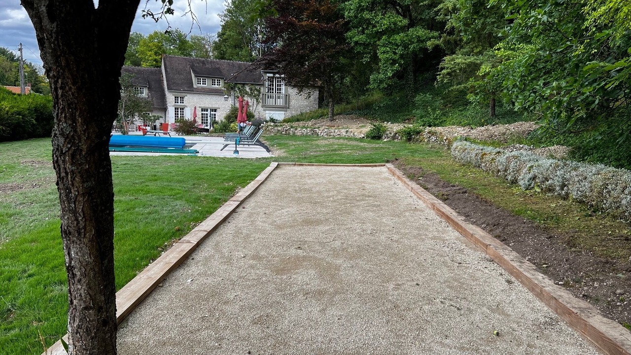 Photo of Outdoor in Yevre-le-Chatel