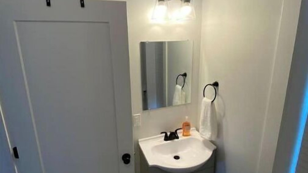 Photo of Bathroom in Murphysboro