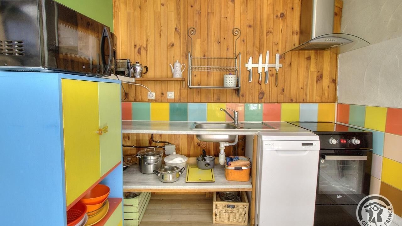 Photo of Kitchen in Vaulx En Velin Village