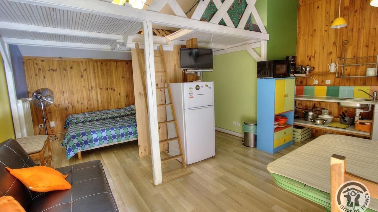 Photo of Bedroom in Vaulx En Velin Village
