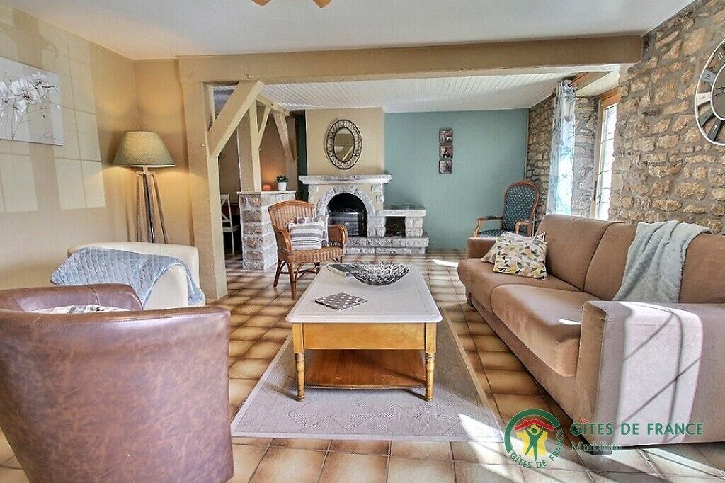 Photo of Livingroom in Locoal-Mendon
