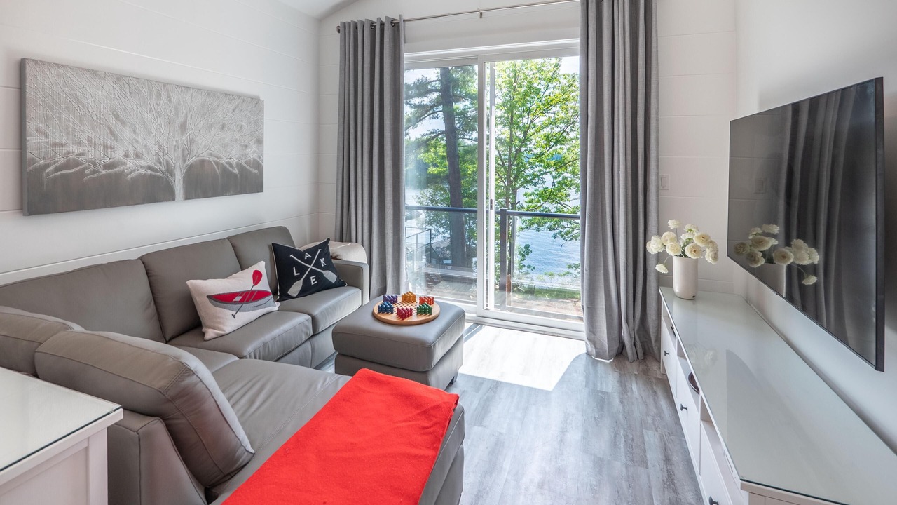Photo of Livingroom in Gravenhurst
