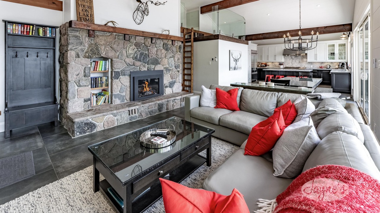 Photo of Livingroom in Gravenhurst