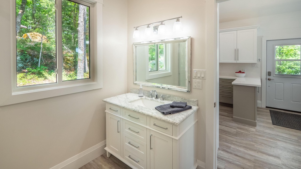 Photo of Bathroom in Gravenhurst