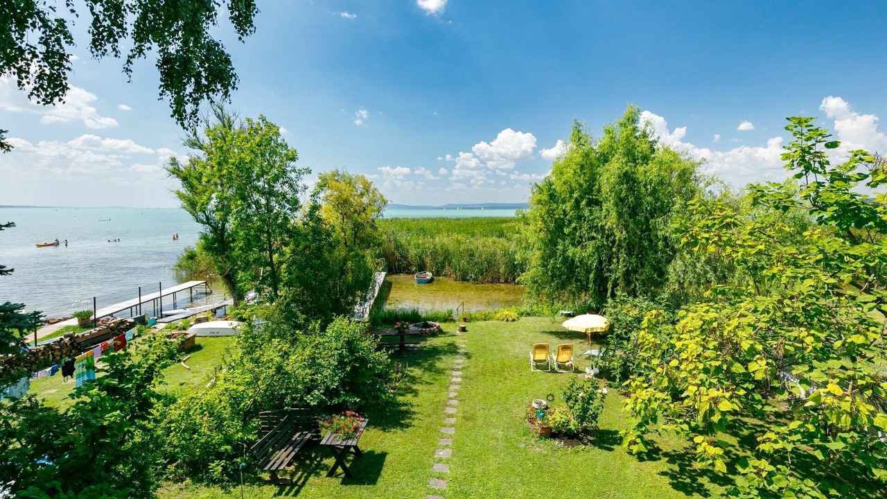 Photo of Others in Szantod