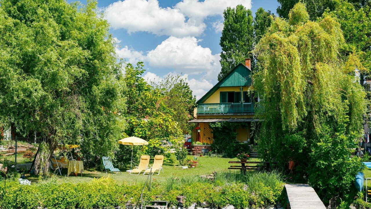 Photo of Others in Szantod