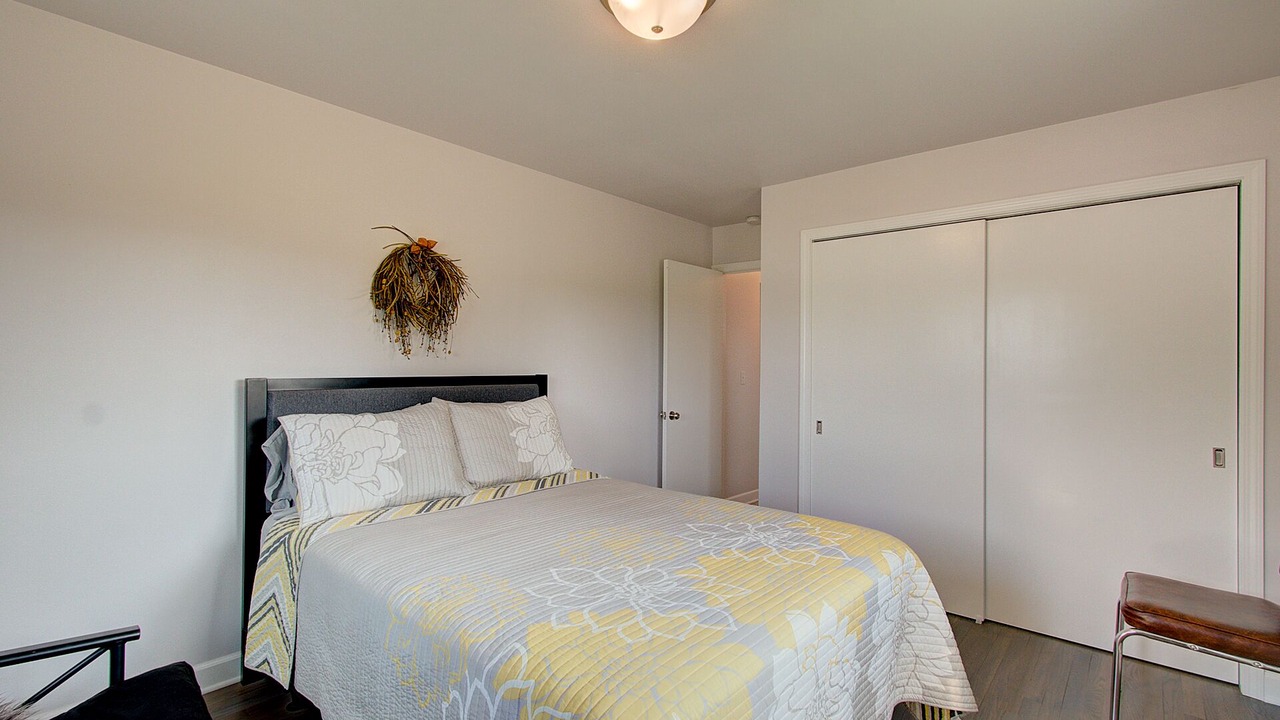 Photo of Bedroom in Juneau