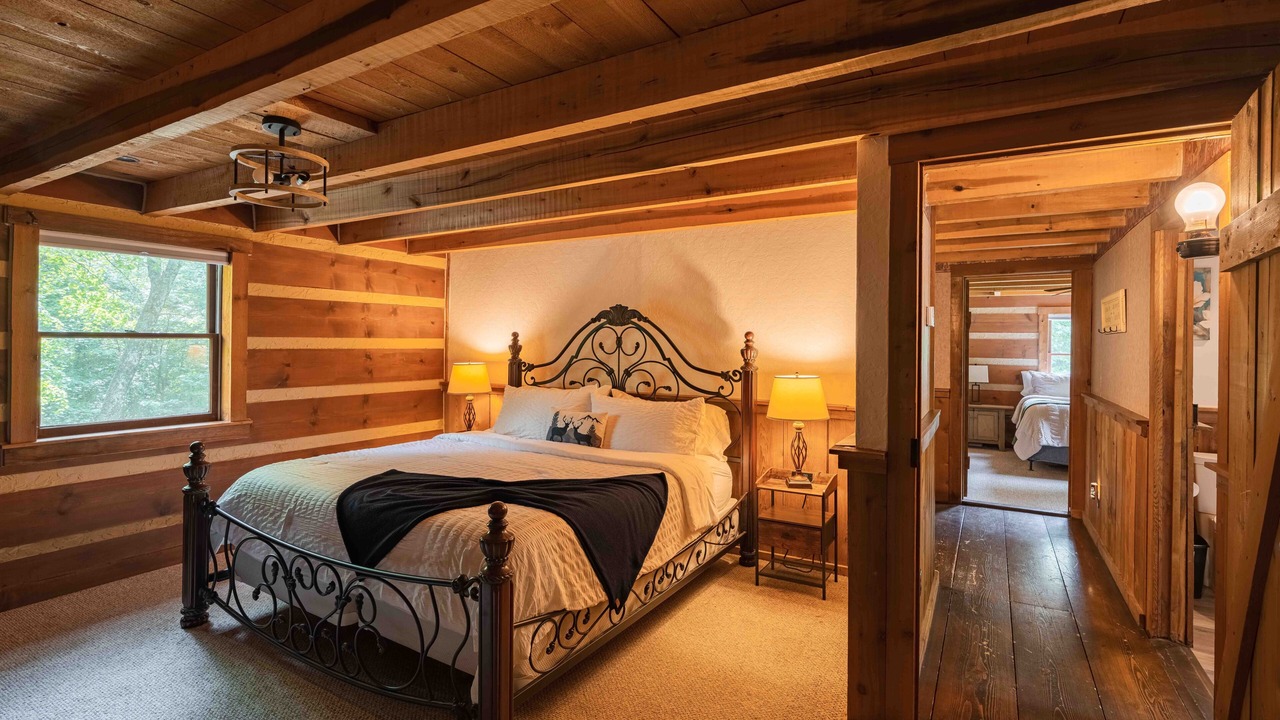 Photo of Bedroom in Madisonville