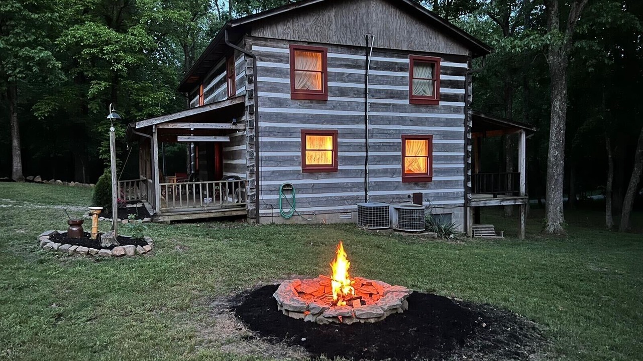 Photo of Livingroom in Madisonville