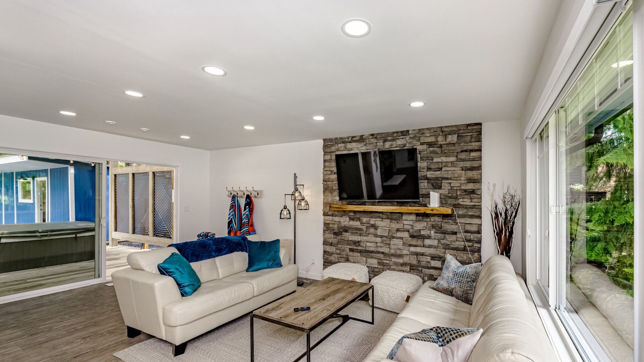 Photo of Livingroom in Cultus Lake