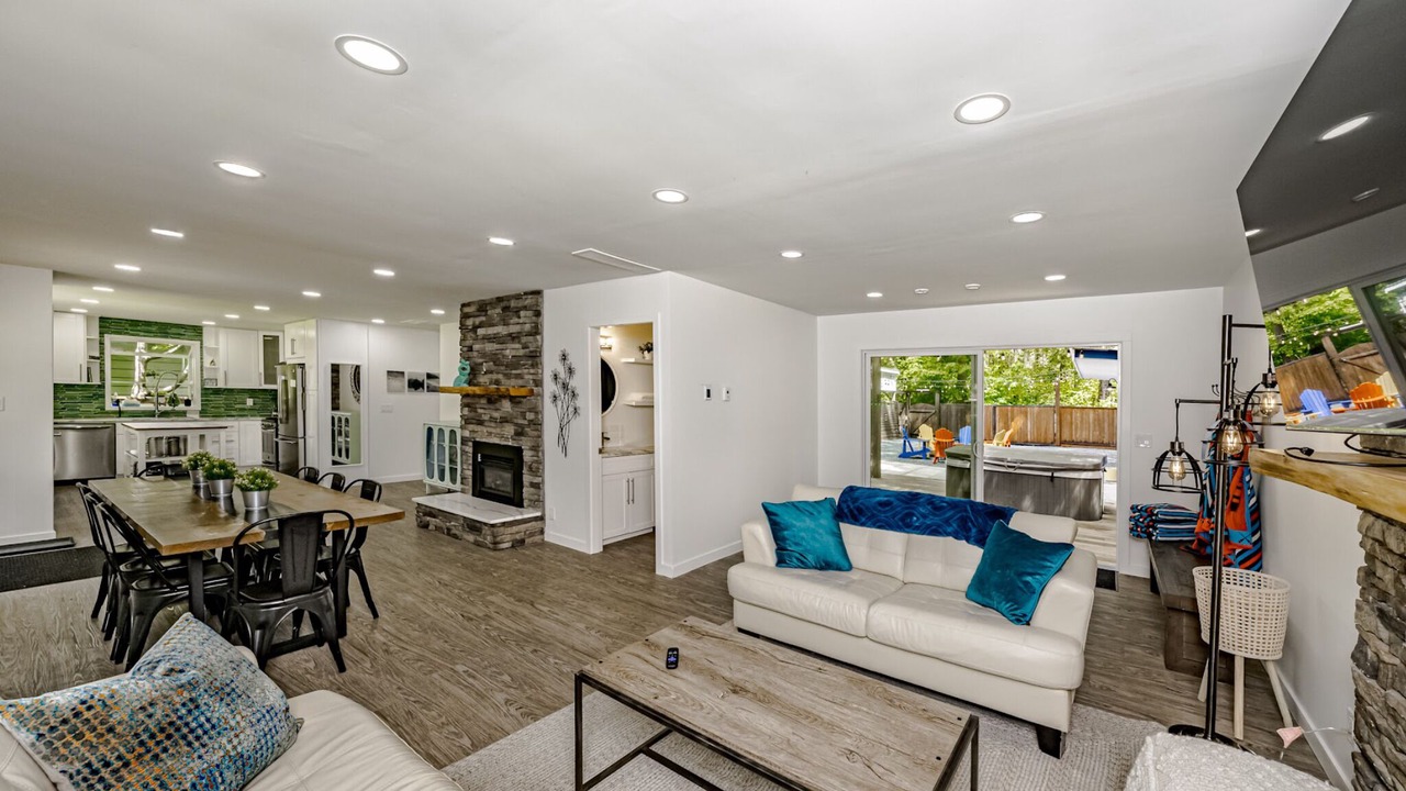 Photo of Livingroom in Cultus Lake