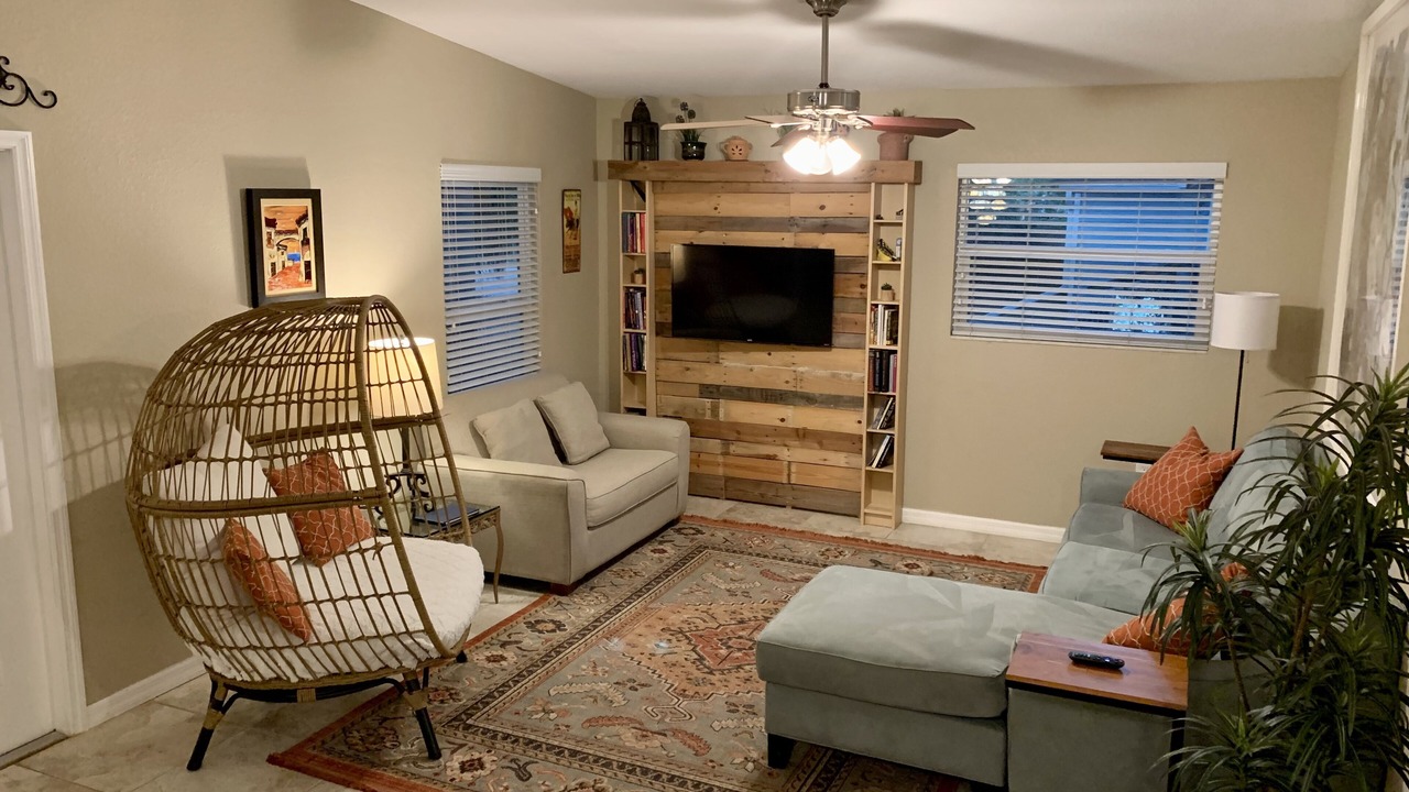 Photo of Livingroom in Central Sarasota