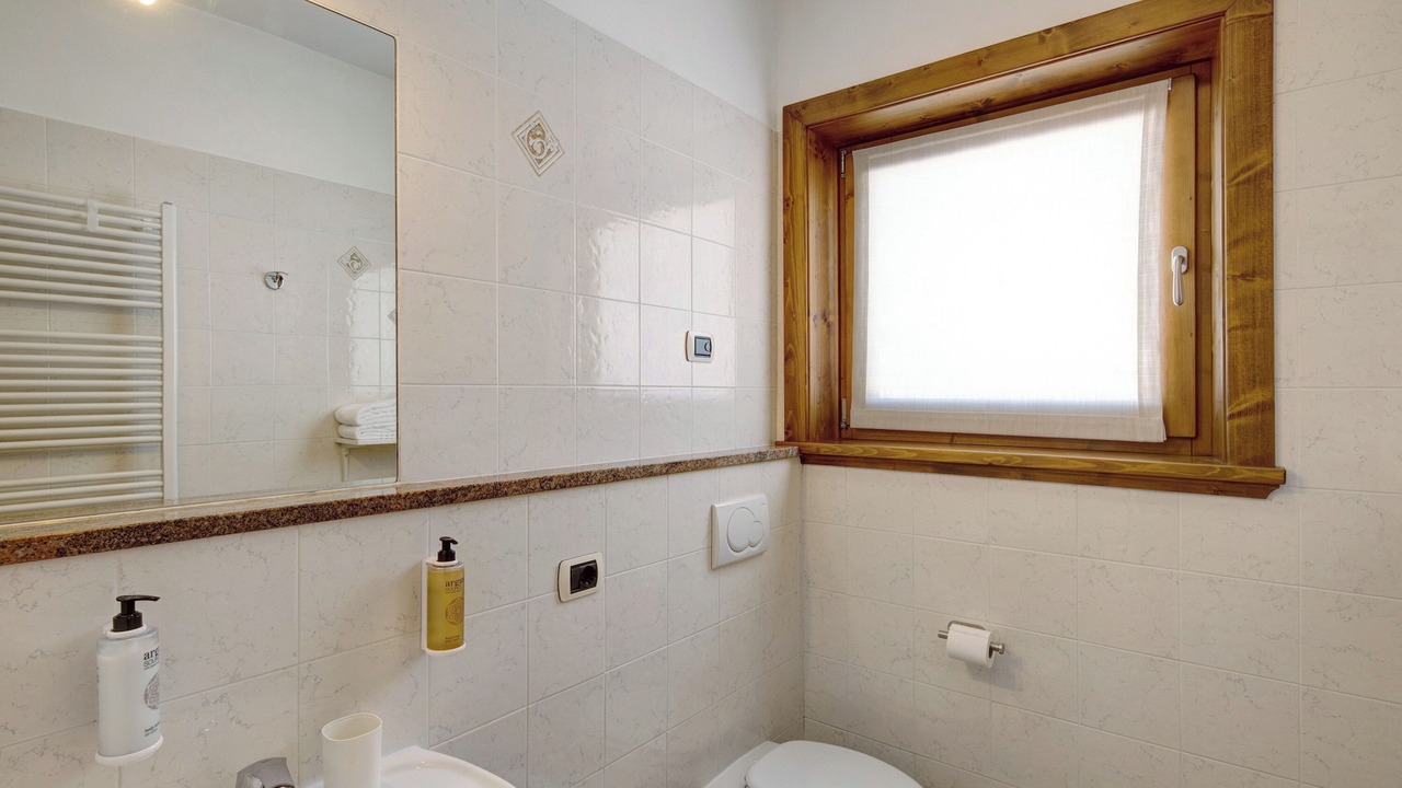 Photo of Bathroom in Trepalle