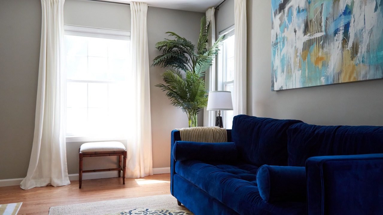 Photo of Livingroom in Center Moriches