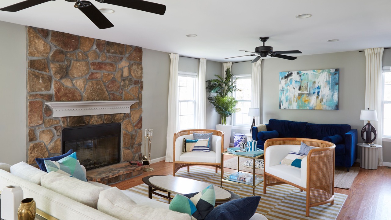 Photo of Livingroom in Center Moriches
