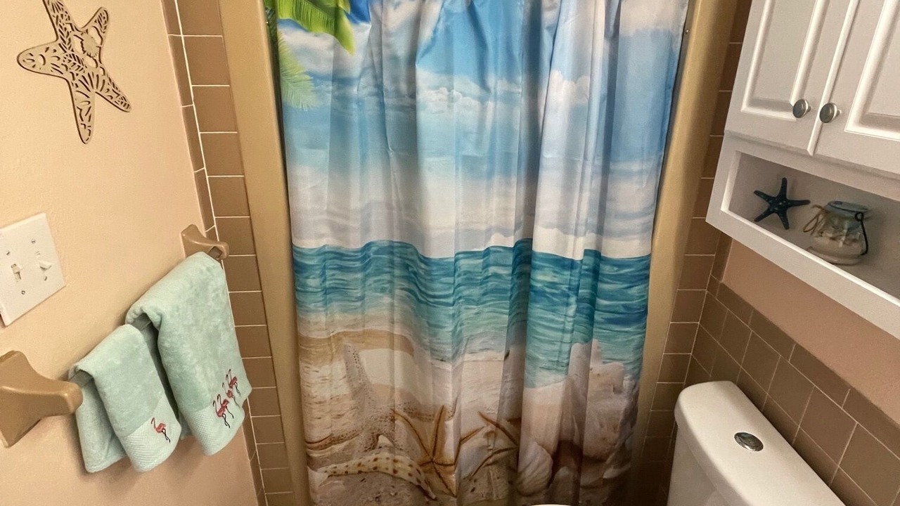 Photo of Bathroom in Venice Gardens