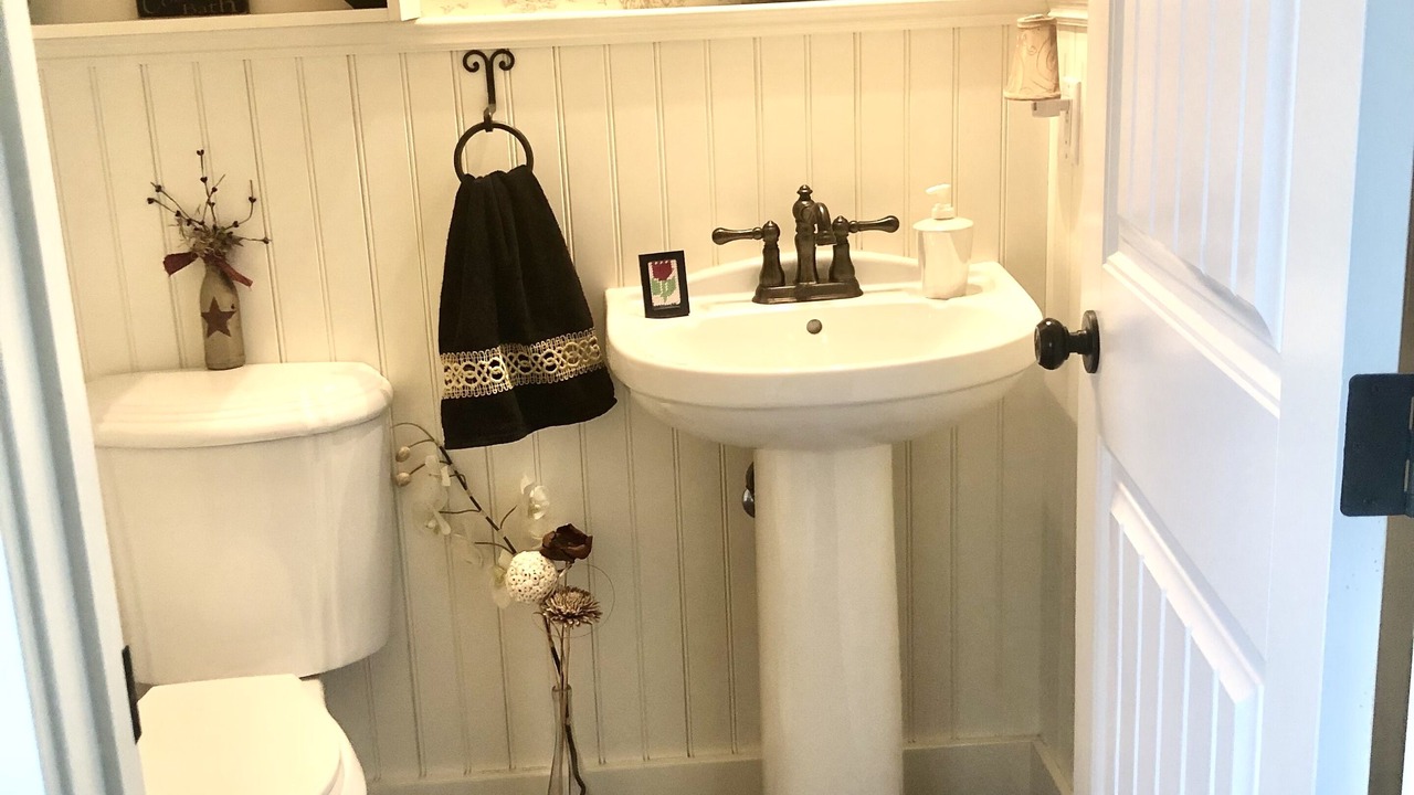 Photo of Bathroom in Okotoks