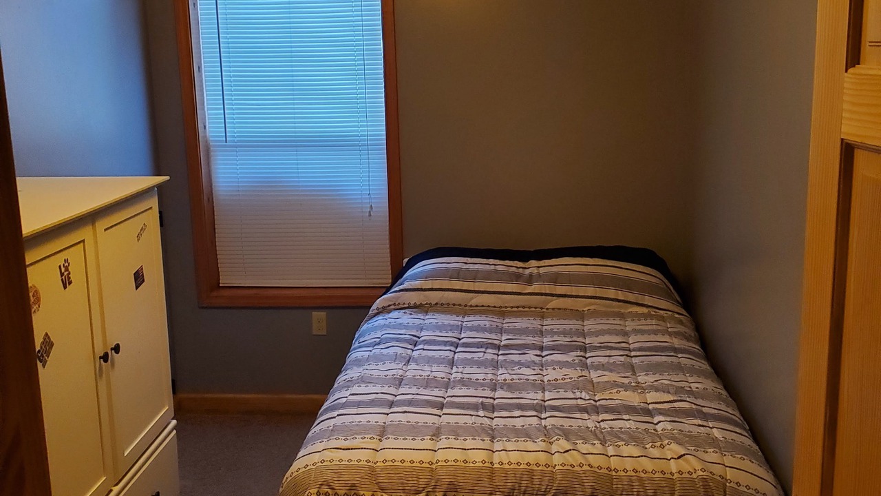 Photo of Bedroom in Painesdale