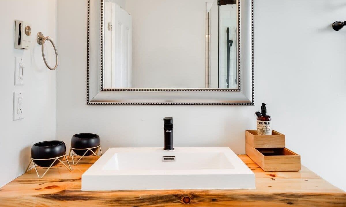 Photo of Bathroom in Aylmer